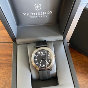 New in Box Victorinox Swiss Army Watch Black